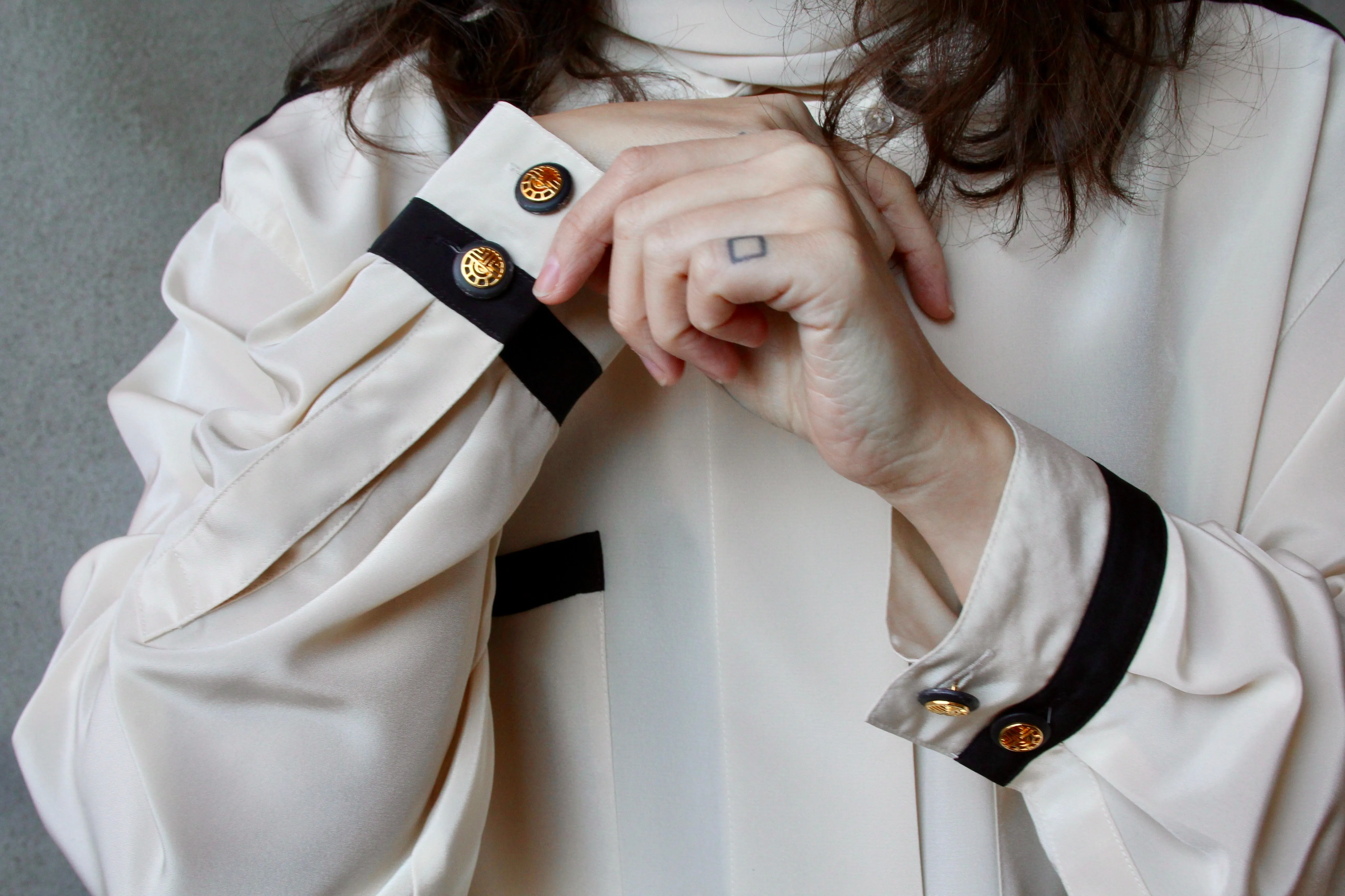 Louis Féraud Cookies & Cream Classic Parisian Blouse