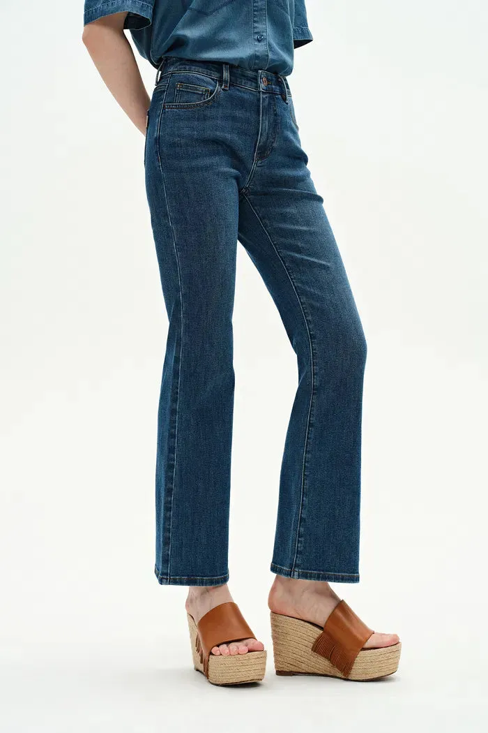 Nora Cropped Flare Jeans in Stretch Denim