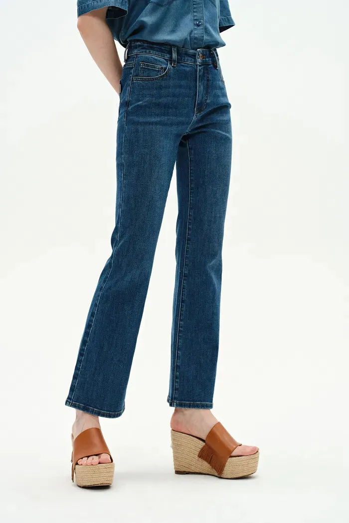 Nora Cropped Flare Jeans in Stretch Denim