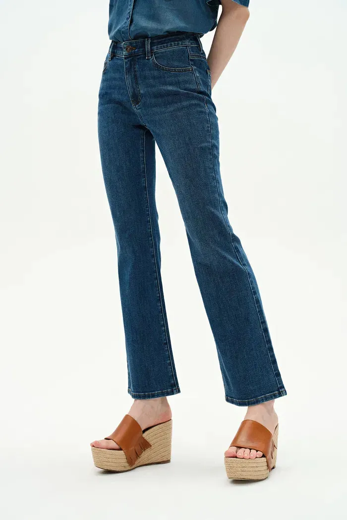 Nora Cropped Flare Jeans in Stretch Denim