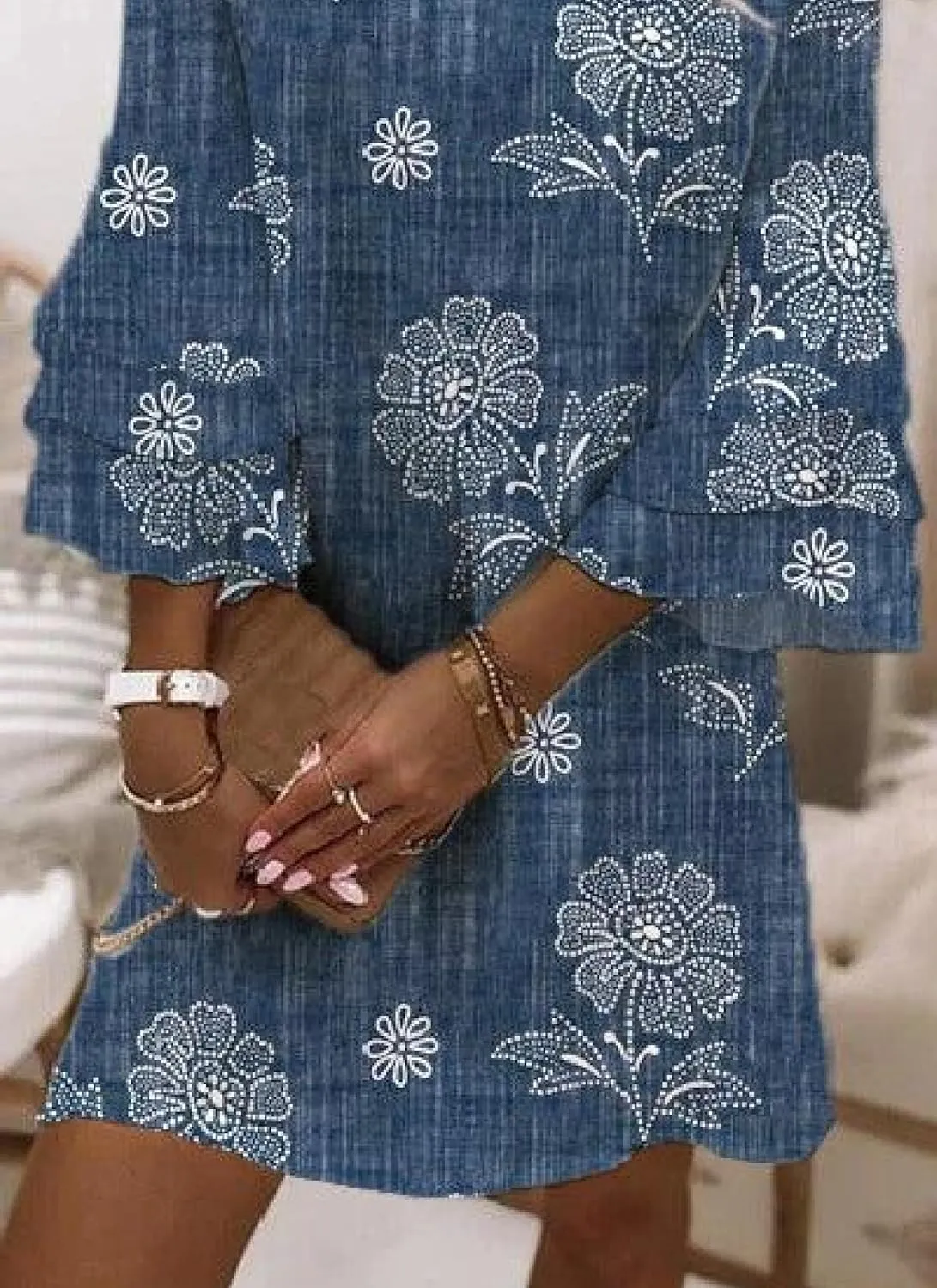 Women Summer Chic Blue Floral Mini Dress Boho V-Neck 3/4 Bell Sleeve Shift Dress Casual Versatile Beach Sundress